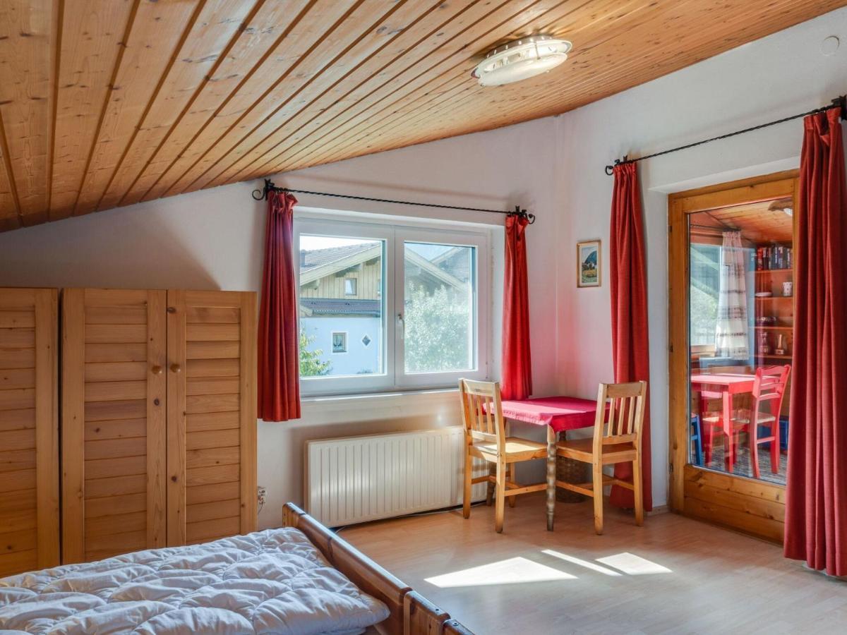 Spacious Chalet In Maishofen Near Forest Exterior foto